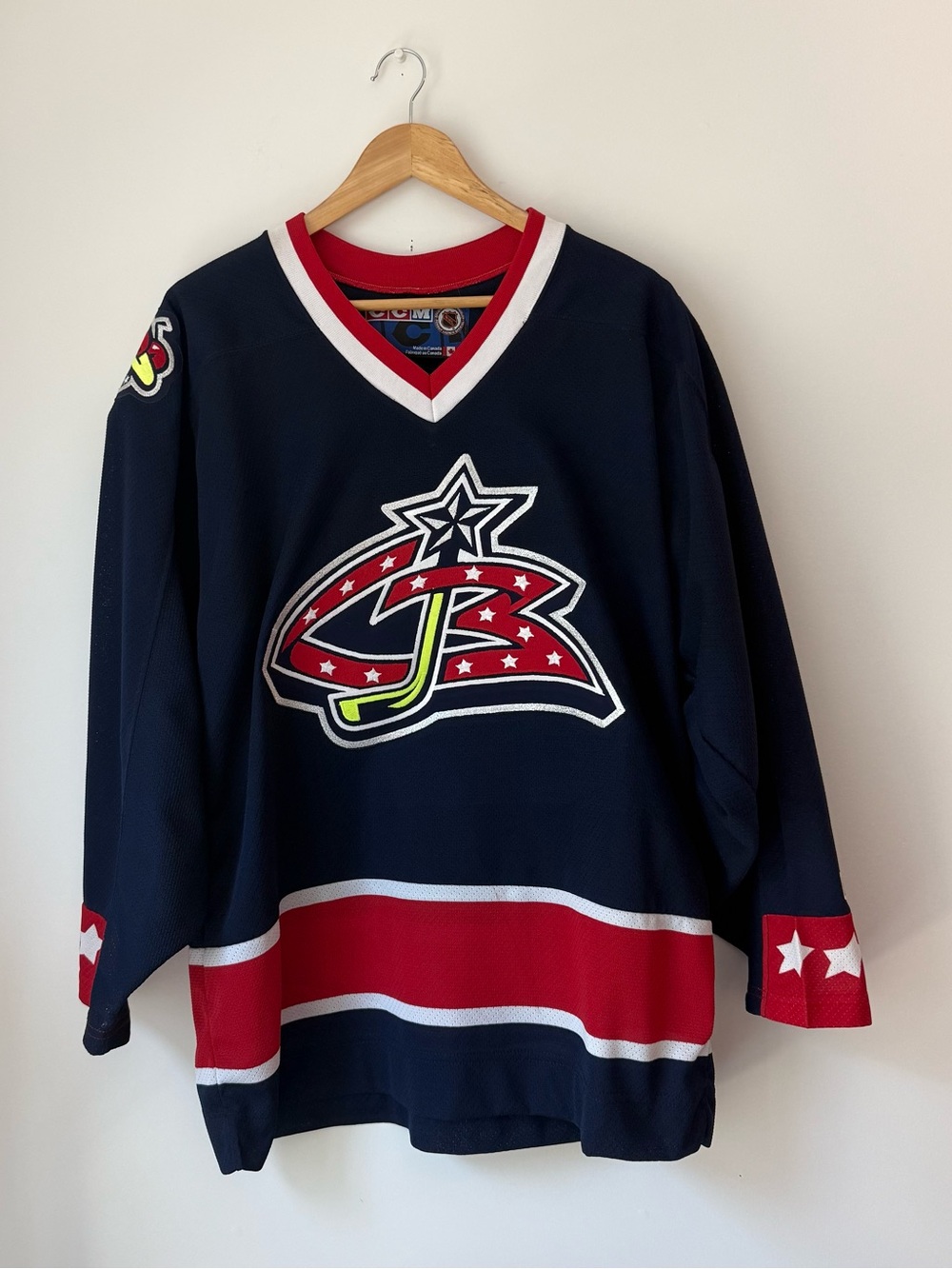 Vintage CCM NHL Columbus Blue Jackets Home Jersey Navy Red Medium Made in Canada